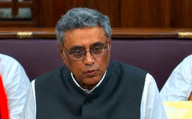 West Bengal presents a budget of ₹4.38 lakh crore; announces 100,000 government jobs and a 20% increase in DA (Dearness Allowance).
