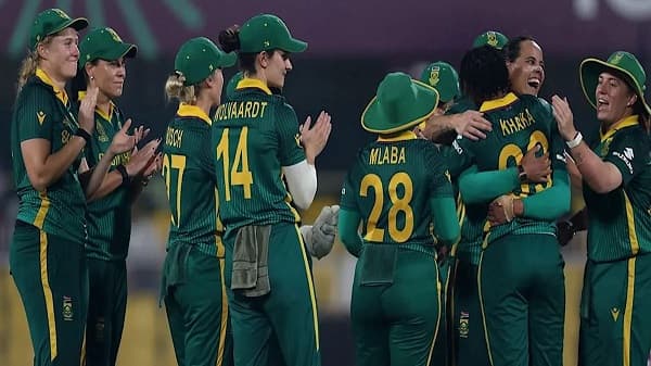 Mujumdar backed the inexperienced Indian bowling attack following the South Africa debacle.