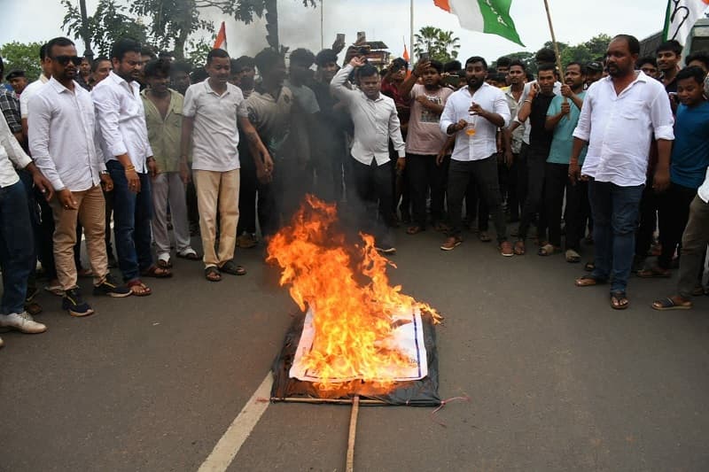 State Youth Congress protests against NEET corruption, demands Education Minister's resignation