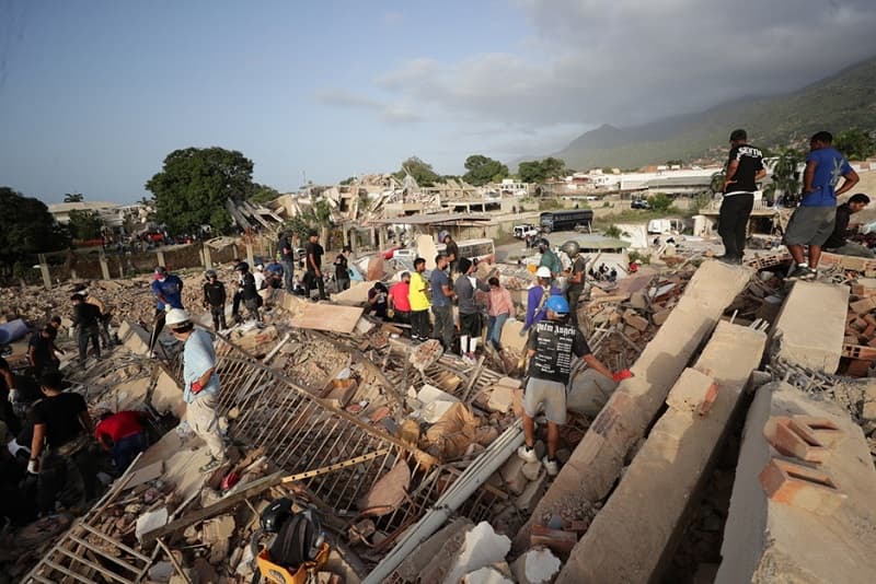 Venezuela earthquake, death toll rises to 1,430, millions in crisis