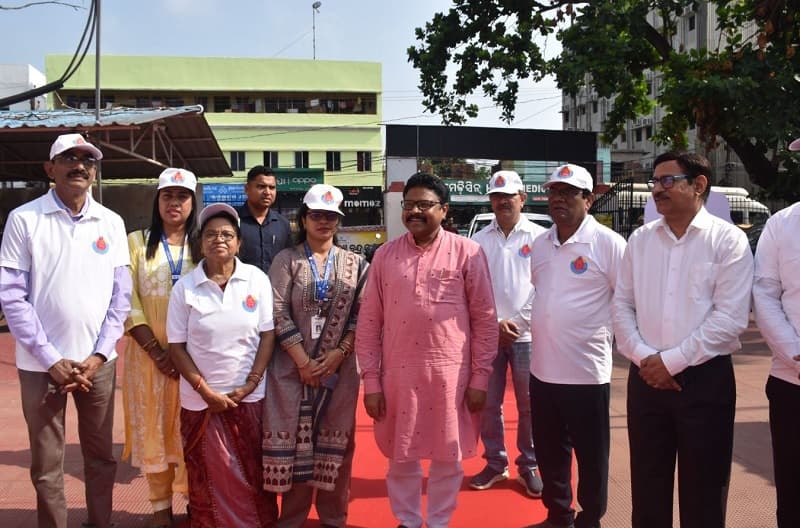 Health Minister launches polio campaign at IRC Village Urban Primary Health Center