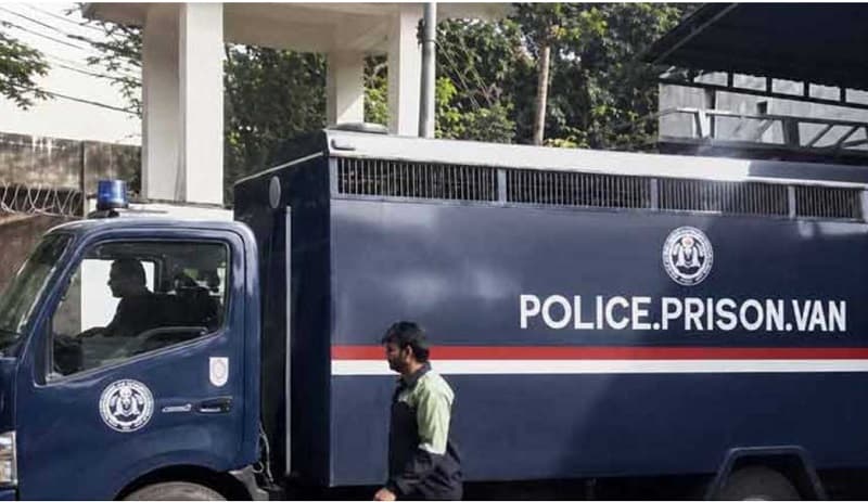 14 prisoners escape from jail van in Rawalpindi, Pakistan