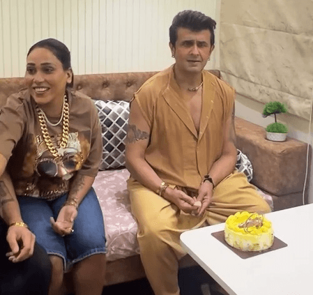 Afsana Khan gets emotional as Sonu Nigam reveals she is the ‘first person ever cut his birthday cake’