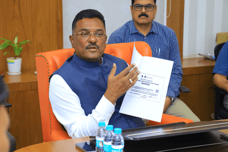 Over 1 lakh non-Marathi drivers learn functional Marathi lessons: Maha Transport Minister Sarnaik