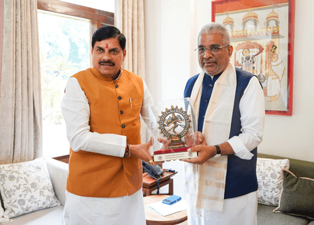 MP CM meets Union Ministers, seeks cooperation on water, environment