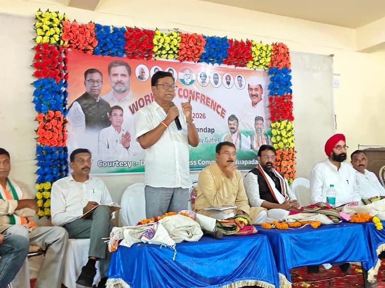 Promotion given to Congress in-charge Lalji Desai in new clothes