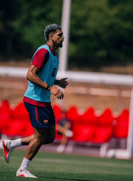 Liverpool set to sign Barcelona defender Ronald Araujo on loan: Reports