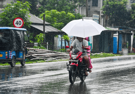 Orange warning issued for 4 districts, heavy to very heavy rainfall likely in next 24 hours, Yellow warning issued for 17 districts, heavy rainfall likely