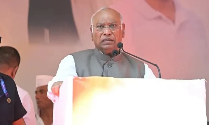 Congress sounds the bugle of victory from Haldwani; Kharge says a Congress government will be formed in Uttarakhand.