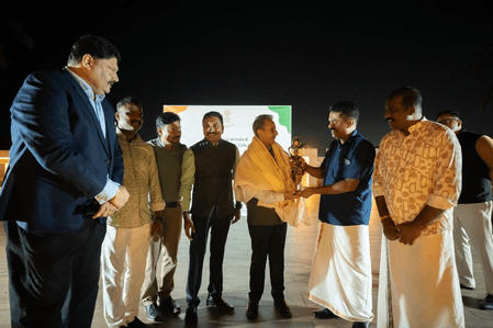 MoS Singh interacts with Indian community in Cote d’Ivoire