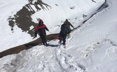 Nepal: Bad weather delays recovery of suspected climbers' bodies