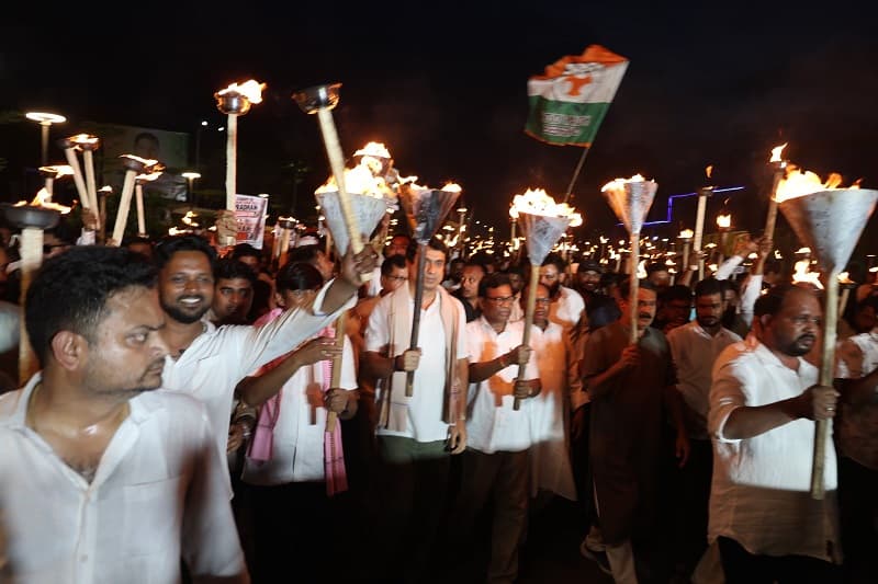 Youth Congresstook out rally demanding the minister's resignation