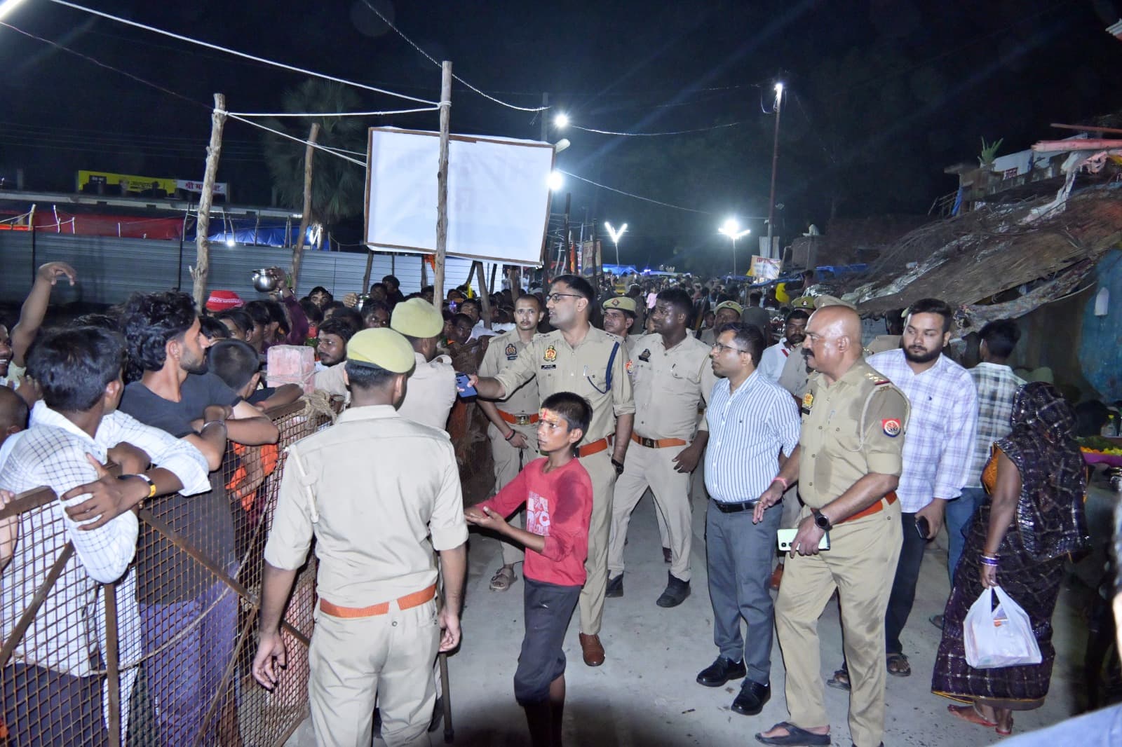 A massive surge of faith was witnessed at Lodheshwar on the second Monday of the month of Shravan; Mahadeva resonated with chants of 'Har-Har Mahadev'.