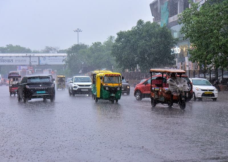 Heavy rainfall spell begins today in the southeastern parts of Rajasthan; 'Orange Alert' for seven districts and 'Yellow Alert' for 24.