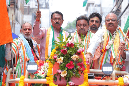 Delhi BJP chief leads ‘Tiranga Yatra’ near Red Fort