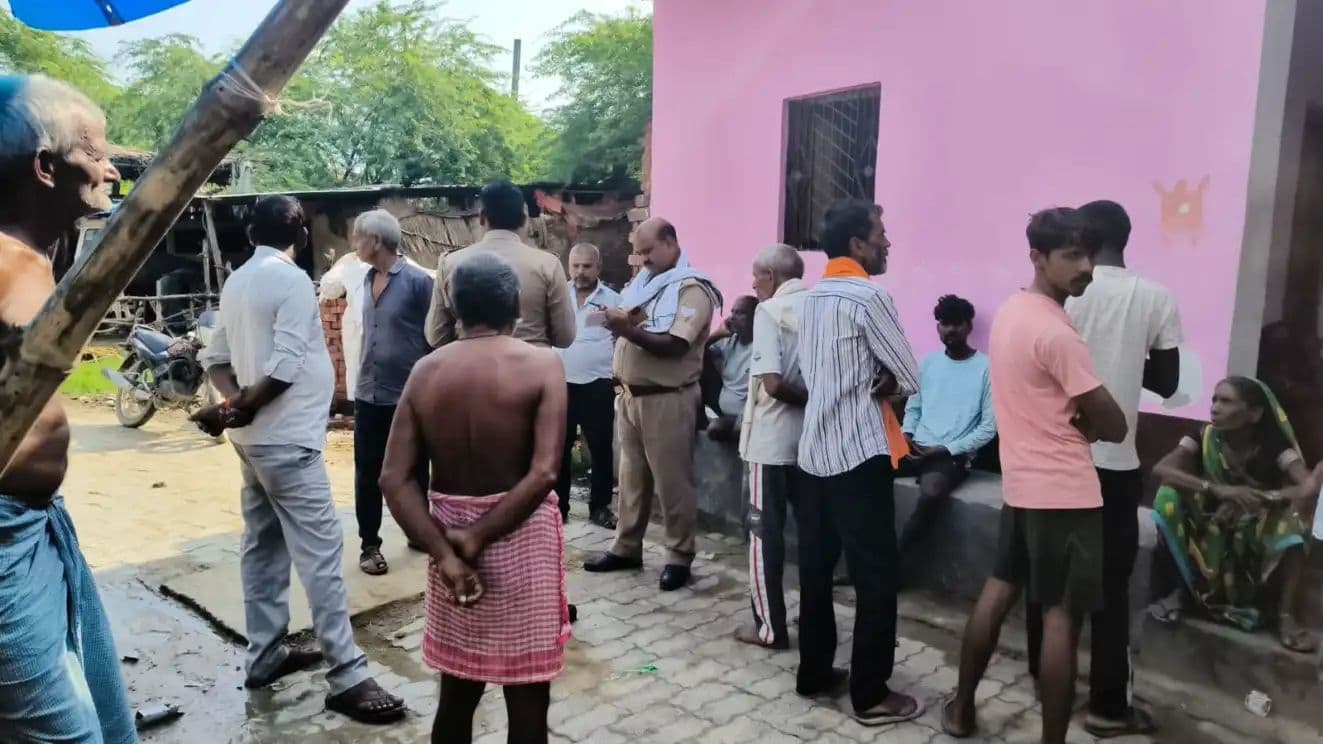 Raebareli: Youth found hanging; family accuses police of harassment.