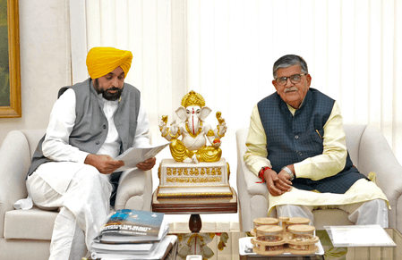 Punjab CM calls on Guv, seeks 10 days' parole for Hawara on humanitarian grounds to meet ailing mother