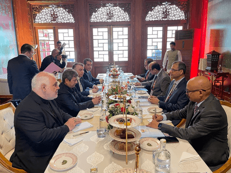 India, Iran central bank chiefs hold talks on closer banking ties