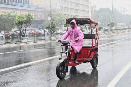 Delhi, northwest India likely to receive widespread rainfall; air quality remains in poor category