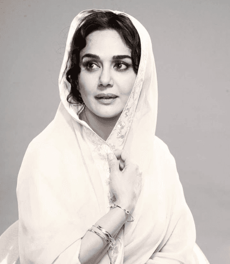 Preity Zinta drops a picture from her look test for Hamida from 'Batwara 1947'