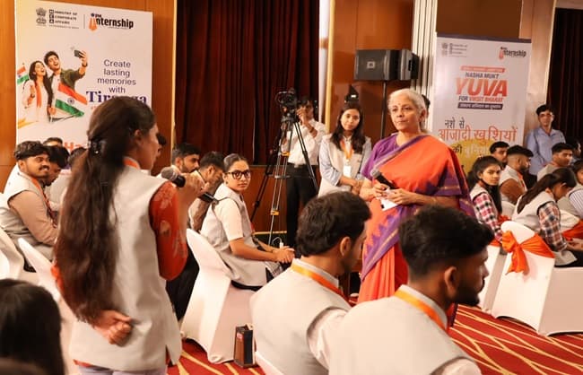 Sitharaman Interacted Candidates Pm Internship Sch