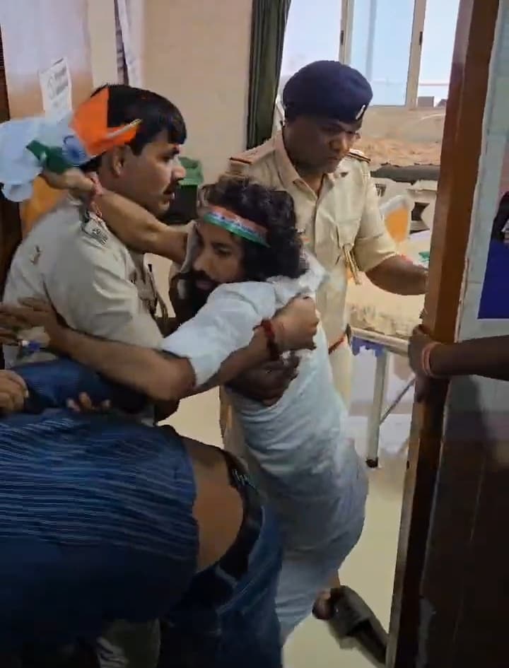 Jh Police Stop Devendra Sadar Over Flag Hoisting