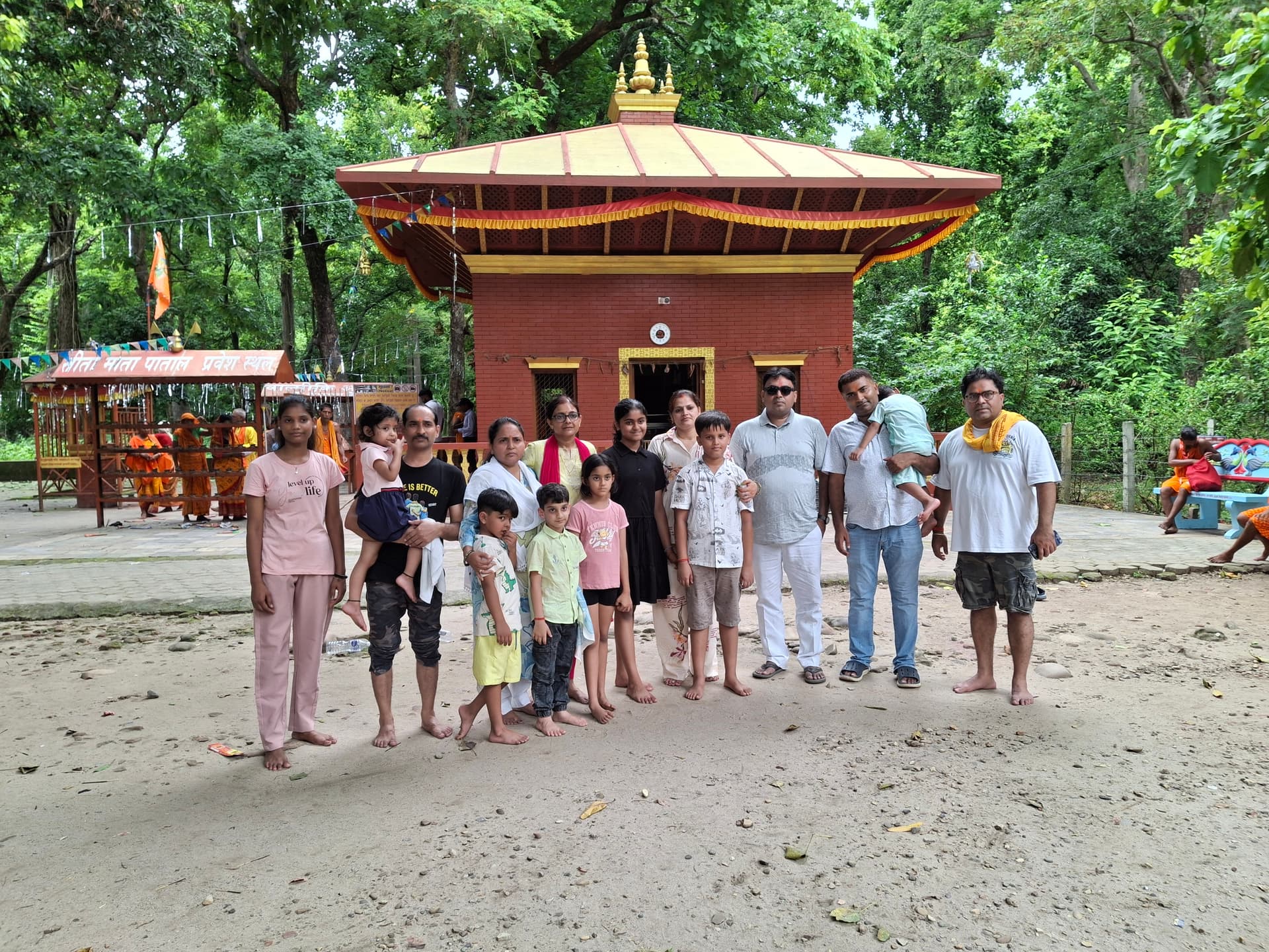 Tourists From London And Motih