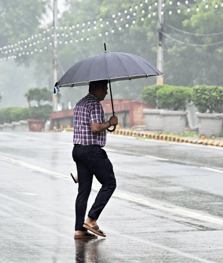 Delhi-NCR likely to receive heavy rain; AQI in very poor category