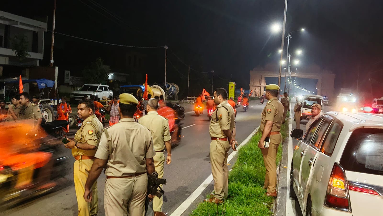 Up Prayagrj Road Accedent Thre