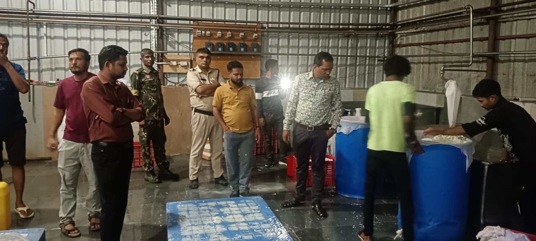 Joint Raid By Revenue Mahasamund Vaidya Food At Mi