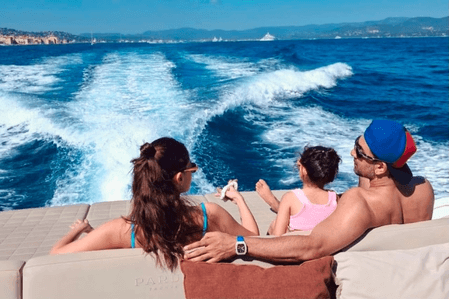 Alia Bhatt's 'good old days' include chilling with Ranbir & Raha amidst the sea