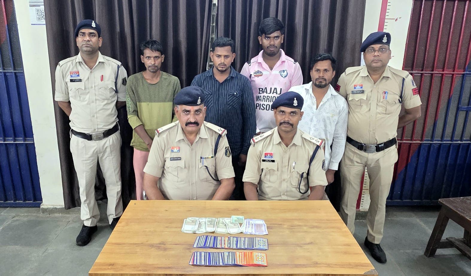 Jhanjhagir Police Raid On Gambling