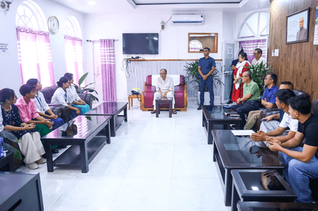 Manipur CM assures students of Assembly discussion on NRC implementation