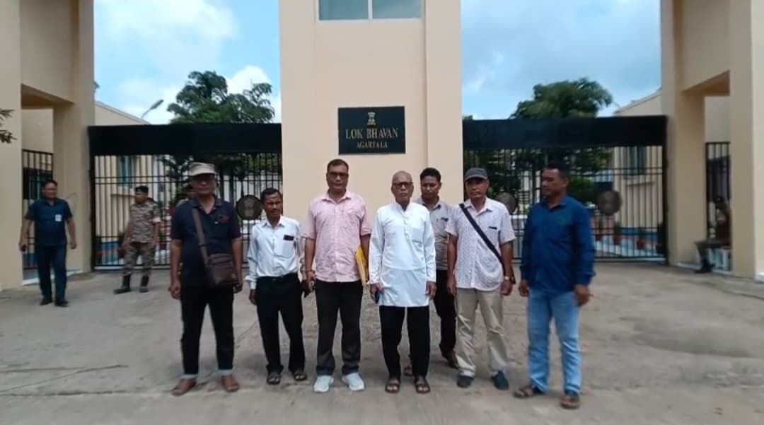 Two groups of surrendered militants approach the Governor demanding a rehabilitation package.