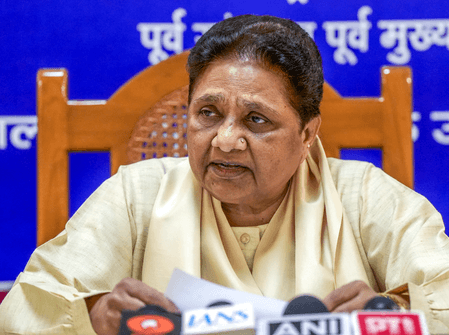 Mayawati attacks Rahul, says Cong failed to reason with anti-quota protesters at Jantar Mantar
