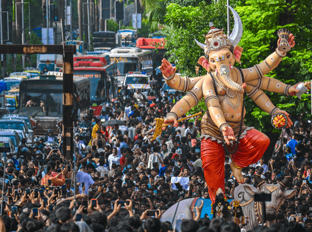 Two dead as Ganpati idol falls during procession in Mumbai