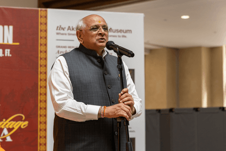 Gujarat CM hails ‘vibrant’ India at Akshardham