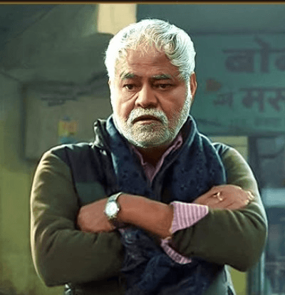 Sanjay Mishra visits Puri Jagannath temple, seeks blessings ahead of first Odia film