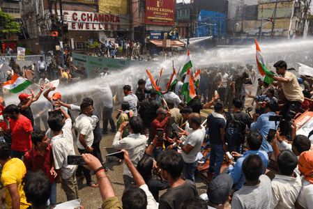 Patna student protest turns tense as police use water cannons; CRPF personnel deployed