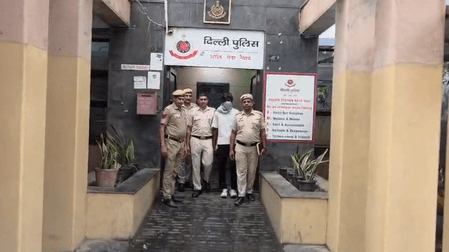 Delhi Police arrest 20-year-old, recover 200 quarters of illicit Haryana liquor