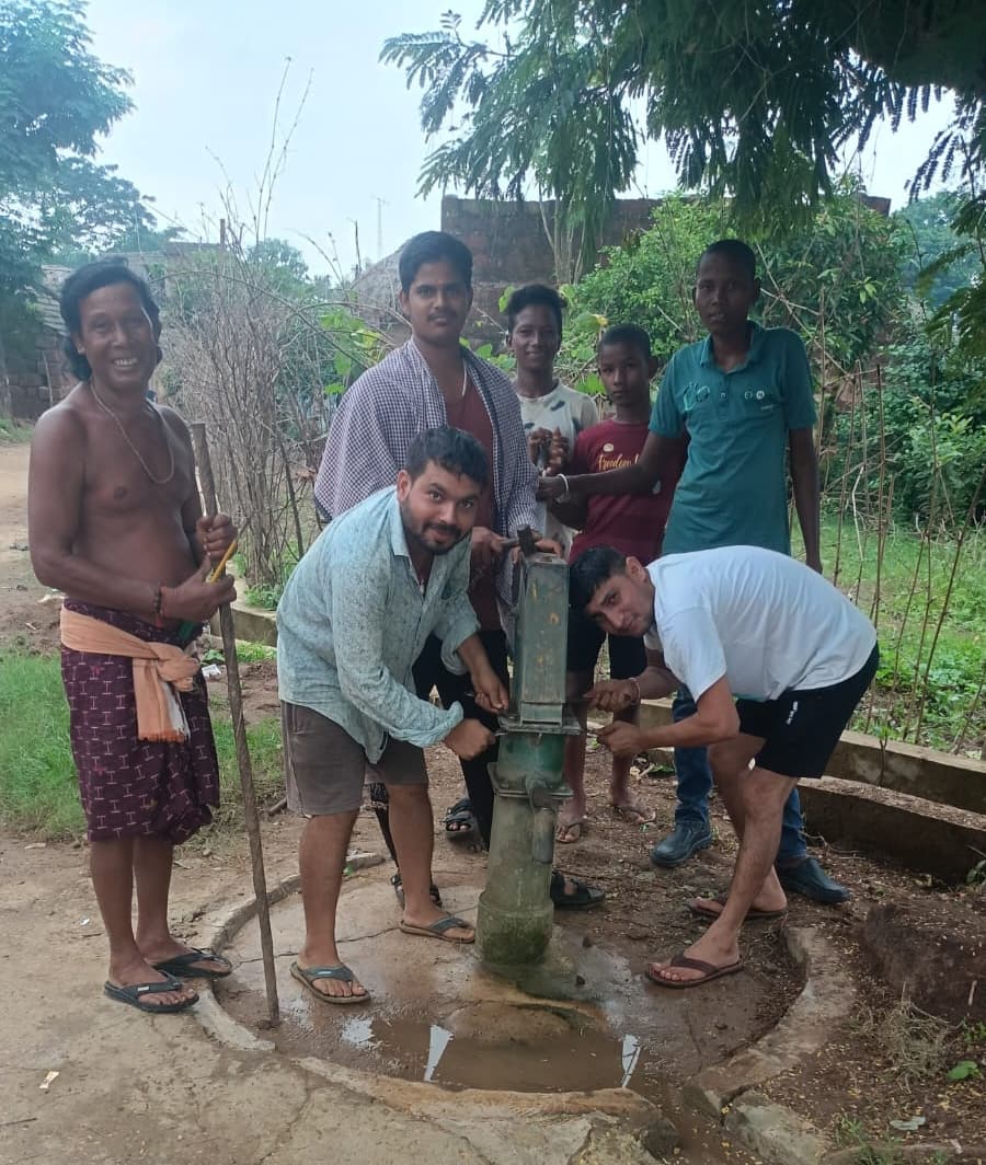 Villagers Repair Tubewell Dknl Bhuban