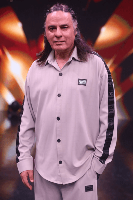 Rahul Roy remembers observing Pooja Bhatt, Anupam Kher, Vinod Khanna before 'Aashiqui'