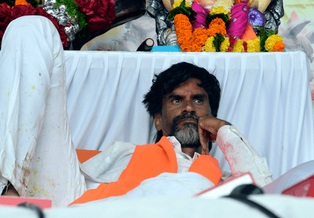 Ahead of launching stir, Jarange Patil urges Maratha community to 'shake off' passivity, assemble in large numbers