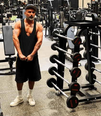Yo Yo Honey Singh flaunts muscles as he preps for London Fashion Week