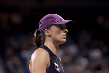 US Open: Swiatek, Anisimova, Muchova cruise into Rd 2 as upsets mark busy day (roundup)